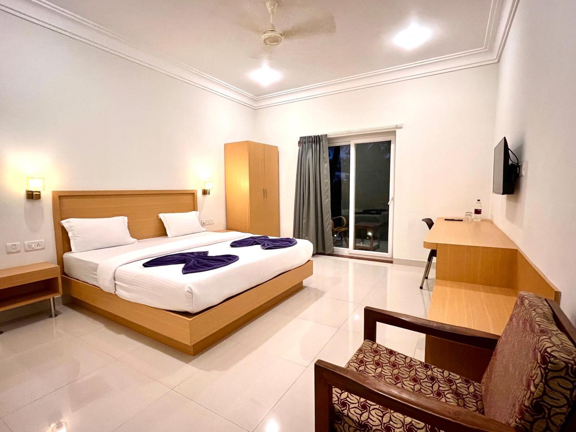 Morjim Sunset Hotel Exterior photo